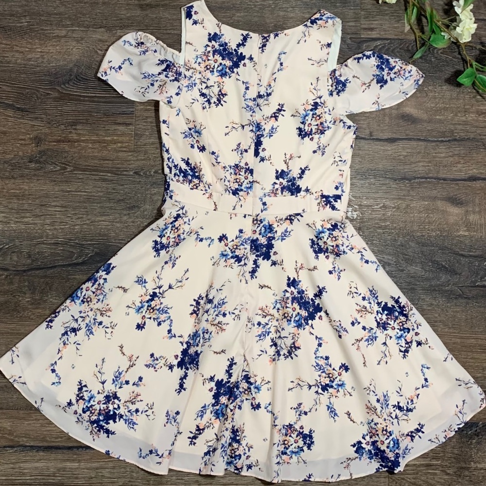Floral Print Cold Shoulder Dress | Ali & Jay - Picture 6 of 11